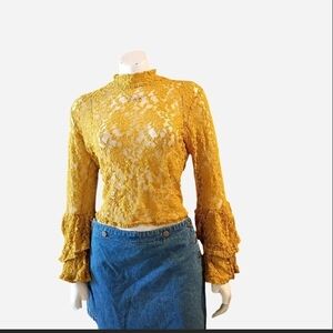 Women's Sz M  Gold Floral Lace Top With Long Ruffled Bell Sleeves